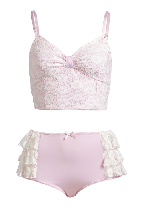 placedeladentelle:

Lacey Cami Set by Peter Alexander / Now $29 