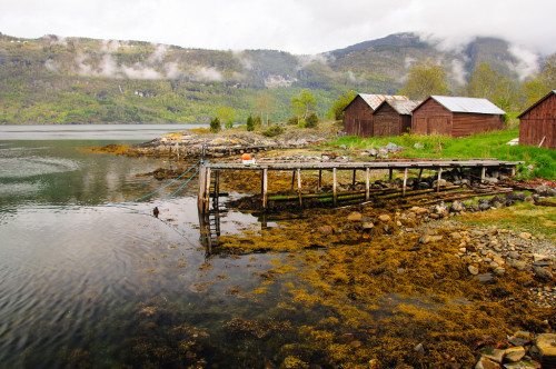 photosofnorwaycom:  Old pier by Gordon McKinlay  http://flic.kr/p/sEr5Qu