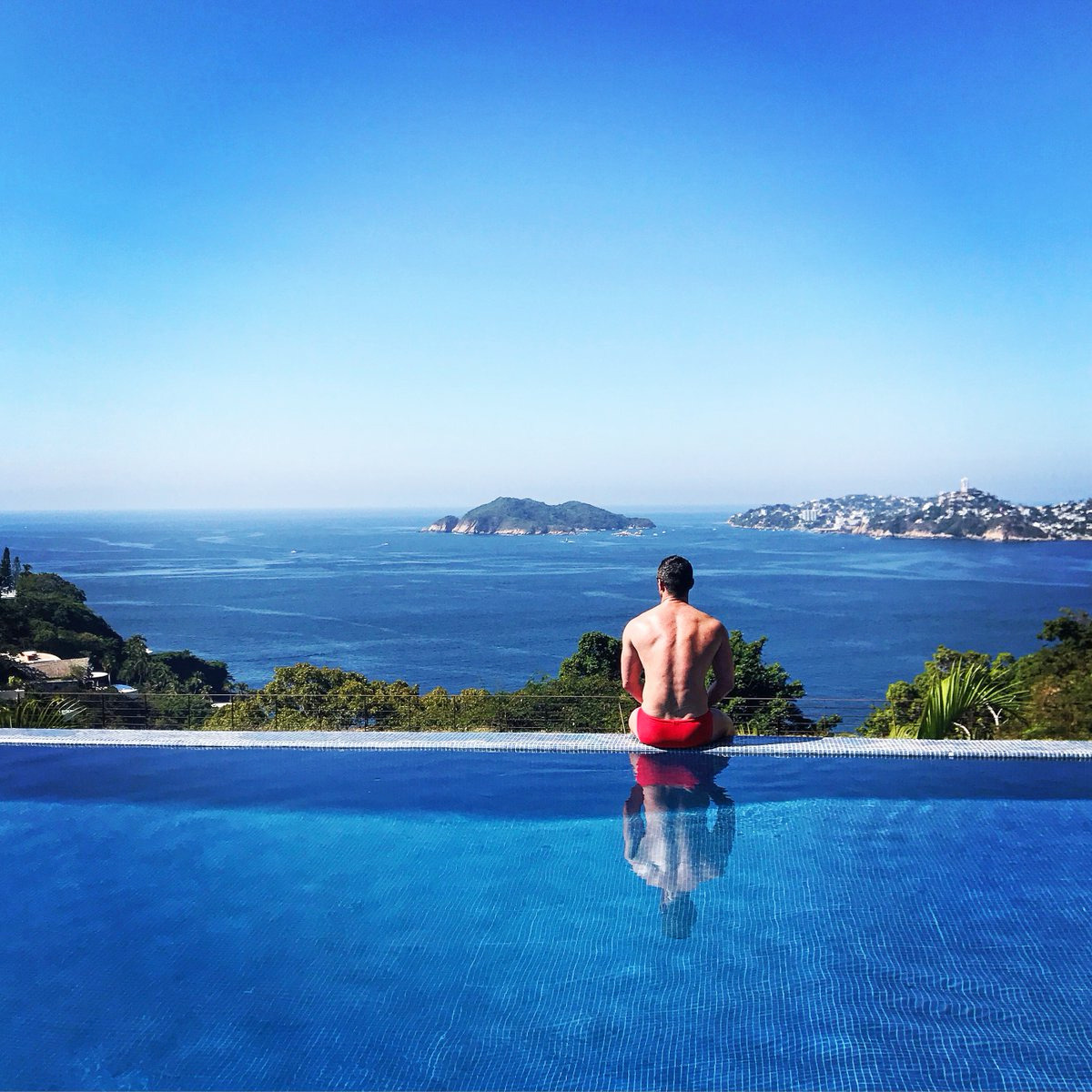 hotfamousmen:  Luke Evans
