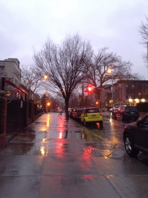 exkit:  Rain makes the streets beautiful 