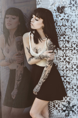 placeinthehallway:       Hannah Snowdon by Hannah Ray    