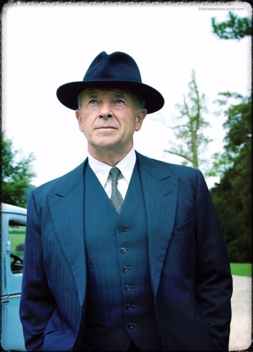 britishdetectives:The name is Foyle. I’m a policeman.