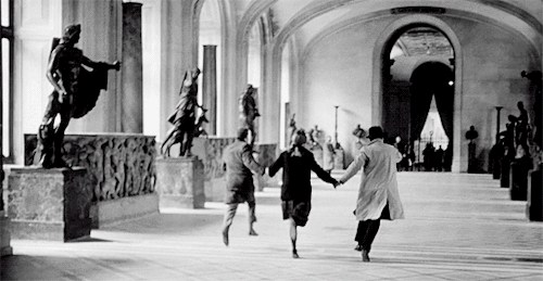 leirelatent:Odile wondered how they could kill the time. An american had done the Louvre in nine min