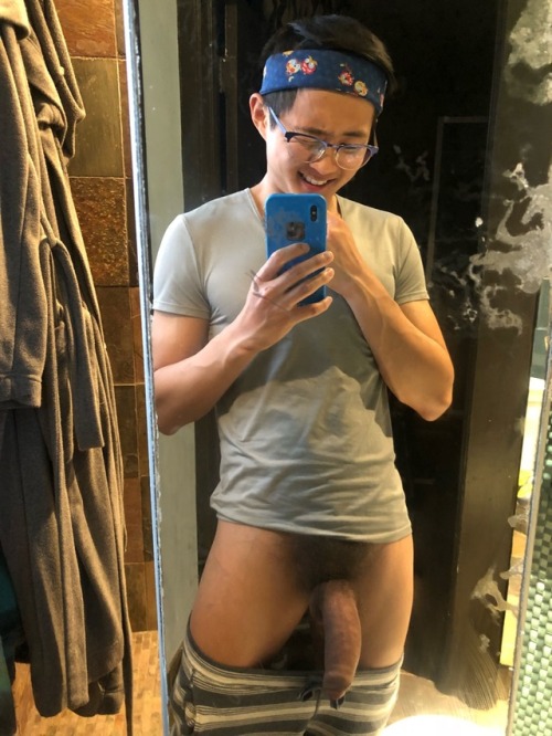 XXX bigdickaznboy:  Well, hello everyone! Happy photo