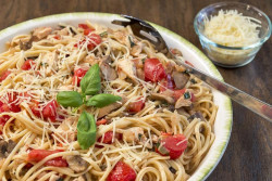 foodffs:  One-Skillet Chicken Linguine with TomatoesReally nice recipes. Every hour.Show me what you cooked!