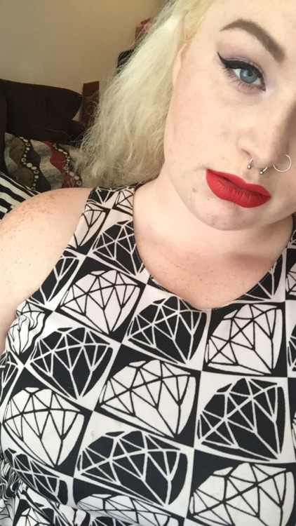 booty-pioneer:  Blondes really do have more fun 😏💋