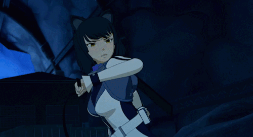 sparksrise:Five times Yang caught gambol shroud, and the one time she didn’t.