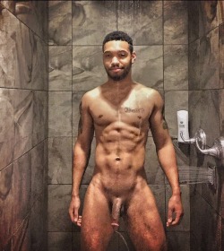 ppilot172:  he would be a great shower mate…and i would love the drip off his body as I sucked him dry