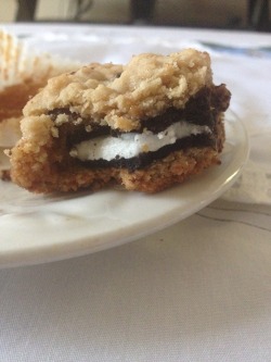 thecakebar:  inthezooone:   oreo and caramel stuffed chocolate chip cookie bars Made these yesterday for a boardgame night. Only change I made was instead of using caramel, I used dulche de leche. I don’t think it made a difference, all I know is everyone