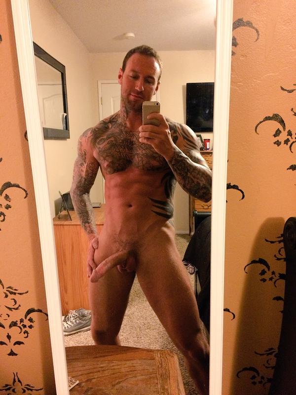 ginger-kicks:  Take them selfies.