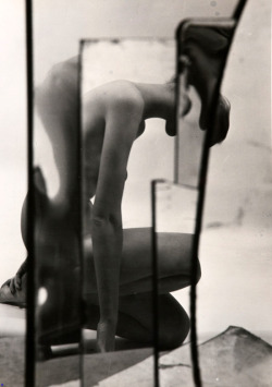 birdarchive:  Erwin Blumenfeld   
