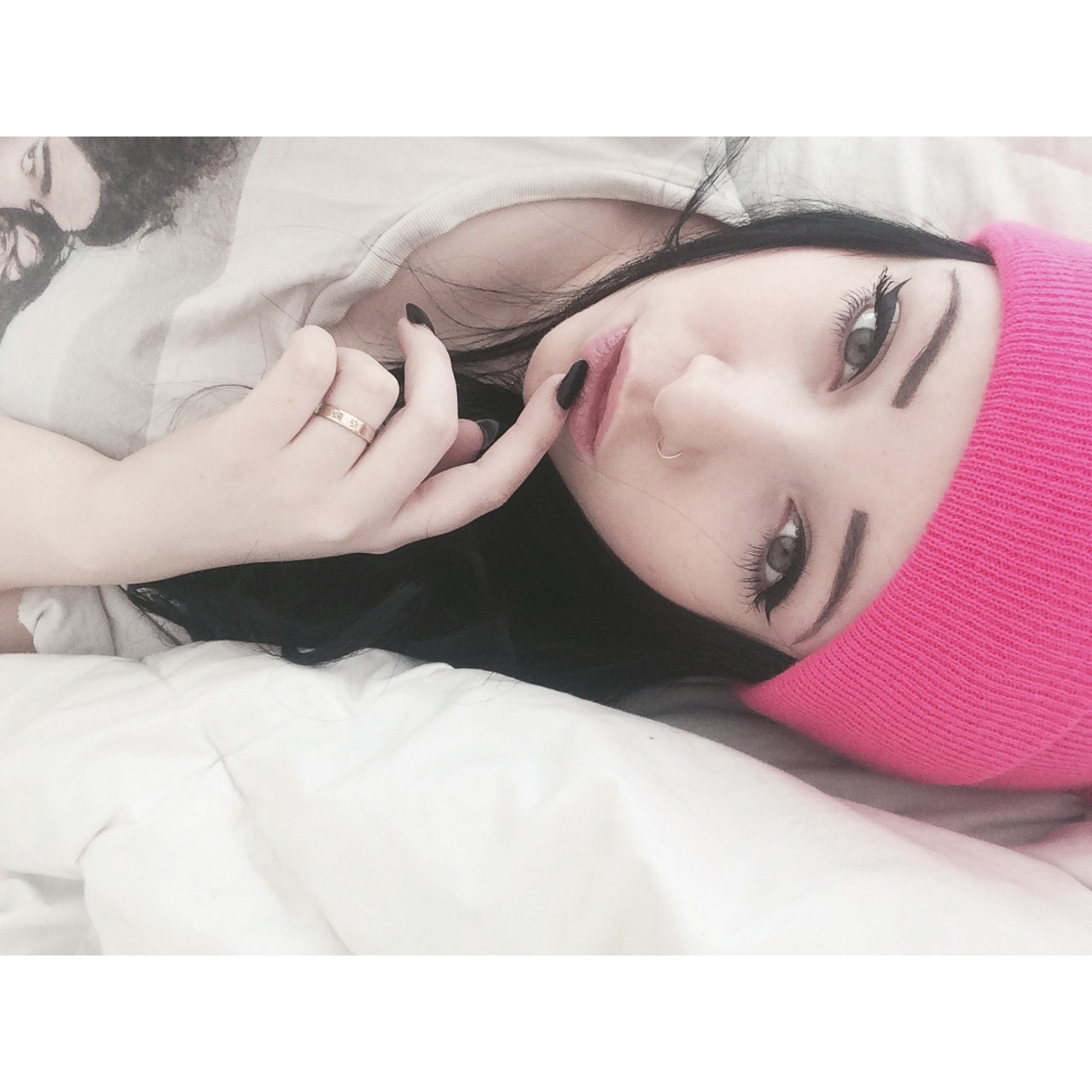 pugznotdrugz:  If only taking selfies was a profession omfg help 