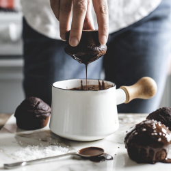 breadandolives:Salted Nutella Cupcakestasty