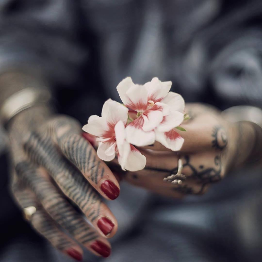 moshmallow: © @hannahpixiesnow on Instagram