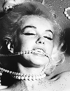 Sex elsiemarina:  Marilyn Monroe by Bert Stern, pictures