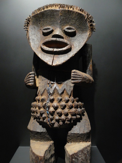 Protective statuette of the Mambila people, Nigeria.  Artist unknown; 19th or 20th century.  Now in 