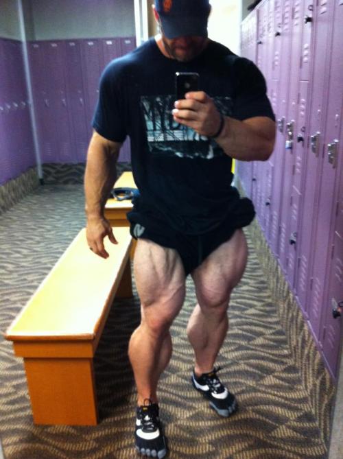 muscledlust:  Erik Fankhauser showing off those mutant legs!