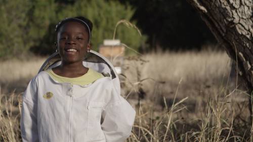 erykahisnotokay: lagonegirl: After getting stung by bees when she was four, Mikaila Ulmer’s fe