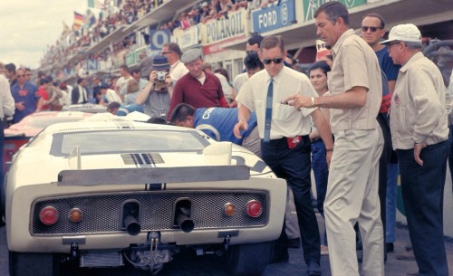 Carroll Shelby and the Mk.I GT40 at the 1965 24 Hours of Le Mans.