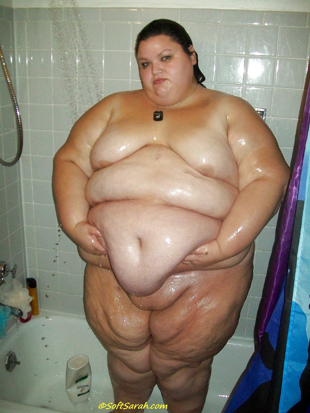 hugebellyssbbw:  feederism   Wanna fuck a horny BBW? - CLICK HERE! 