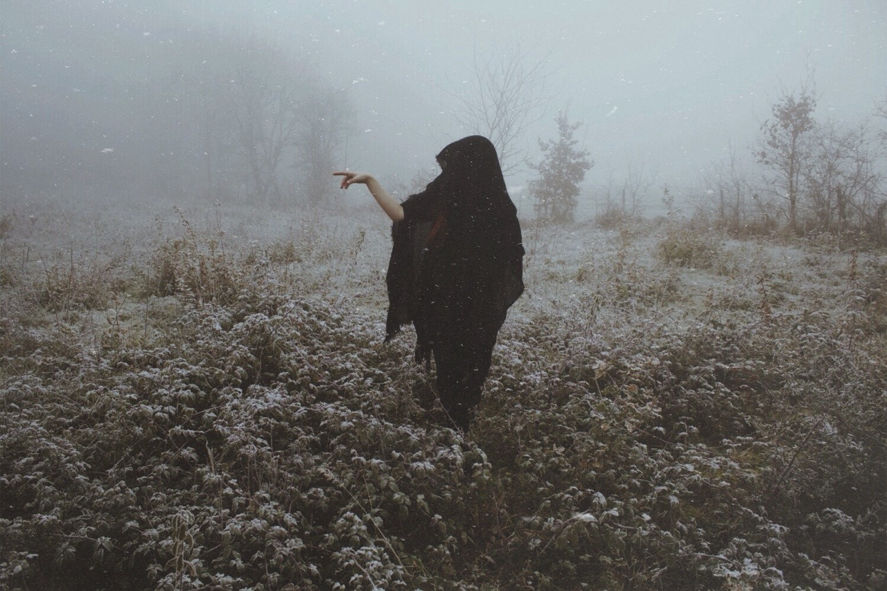 thedeerandtheoak:  The Dust Witch // Something Wicked This Way Comes © Samantha