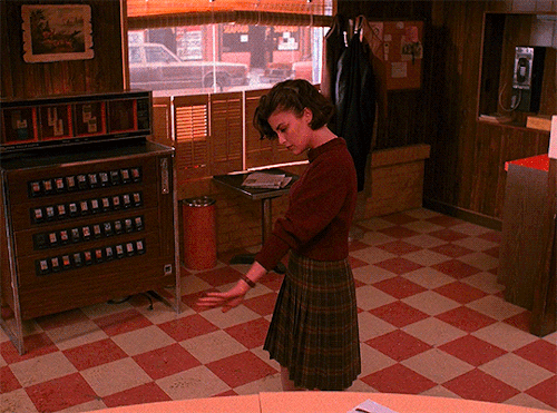audreycooper:Sherilyn Fenn as Audrey Horne in Twin Peaks 