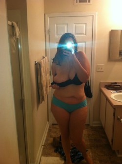 dating-chubby-images:  Real name: Jennifer