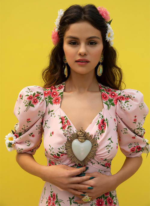 selenafanclub:SELENA GOMEZ // DE UNA VEZ