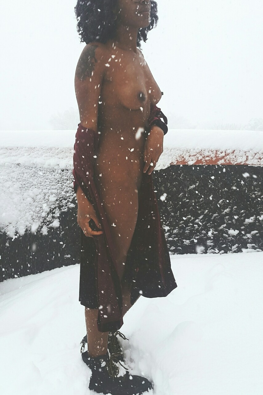 Snow black nudes