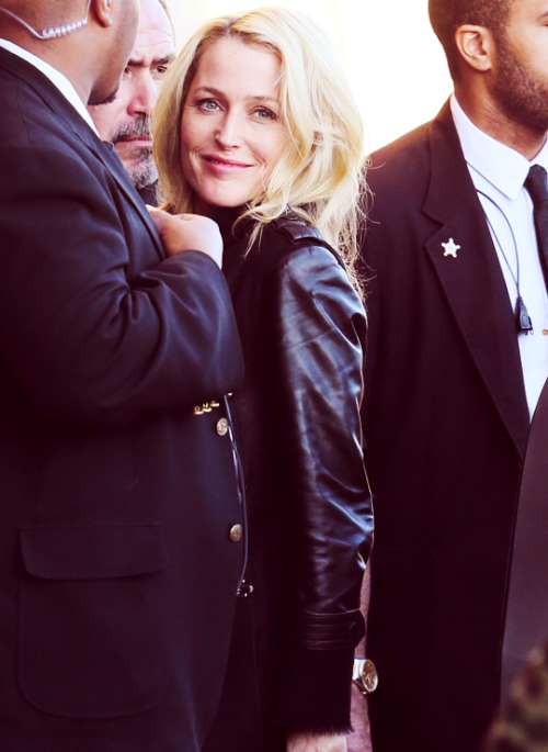 andersondaily:  Gillian Anderson  arriving at a taping of ‘Jimmy Kimmel Live!’ - January 12, 2016. 