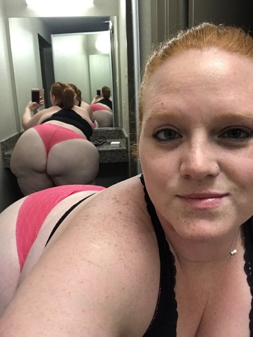 hugelovedezire: Love a bbw redhead.