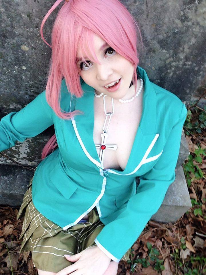 nsfwfoxydenofficial:  Chuuuuuu~ &lt;3  Who doesn’t love a cutesy vampire??