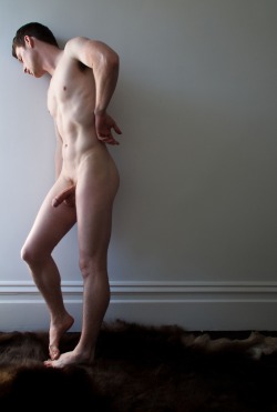 men naked from head to toe