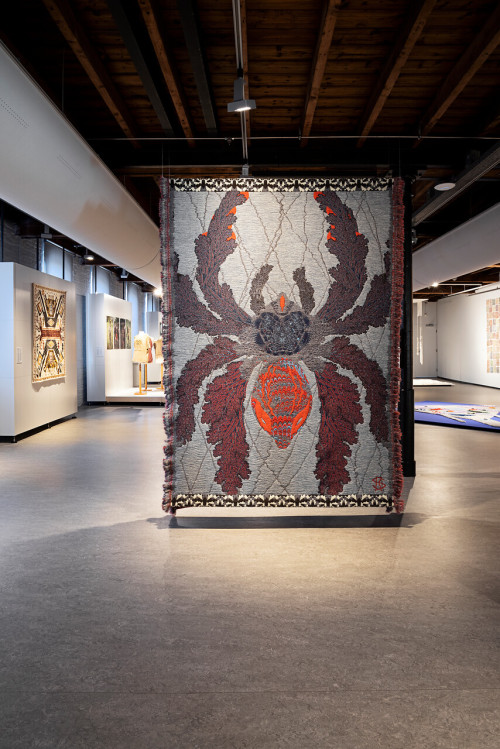 My first exhibition at the TextielMuseum in Tilburg is ‘Common Threads | Old and new stories in art and design’ (14 March 2020 - 13 June 2021).
Few things are as human as telling stories. The exhibition ‘Common Threads | Old and new stories in art...