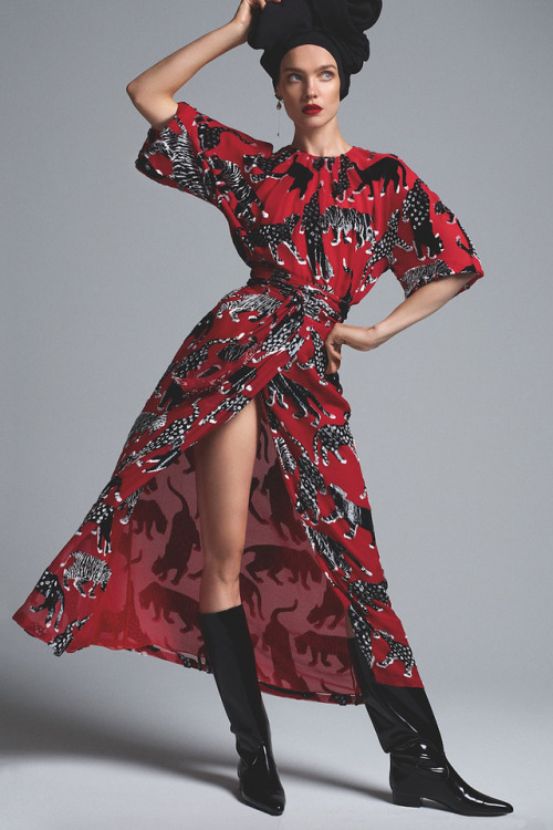 leah-cultice:Natalia Vodianova by Cuneyt Akeroglu for S Moda El Pais September 2018