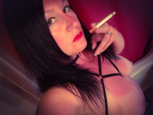 yourashtrayboy: ajshebeast: Thank u  You look so much hotter when you’re smoking, wow want to experi