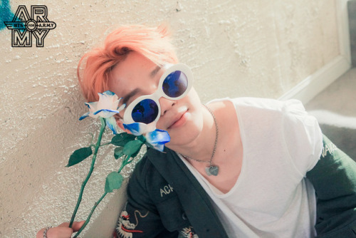 꽃을 든 방탄소년단