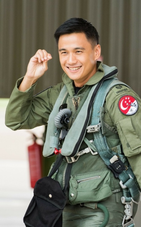 jackdsg:  Maj Max Ng is too cute. 