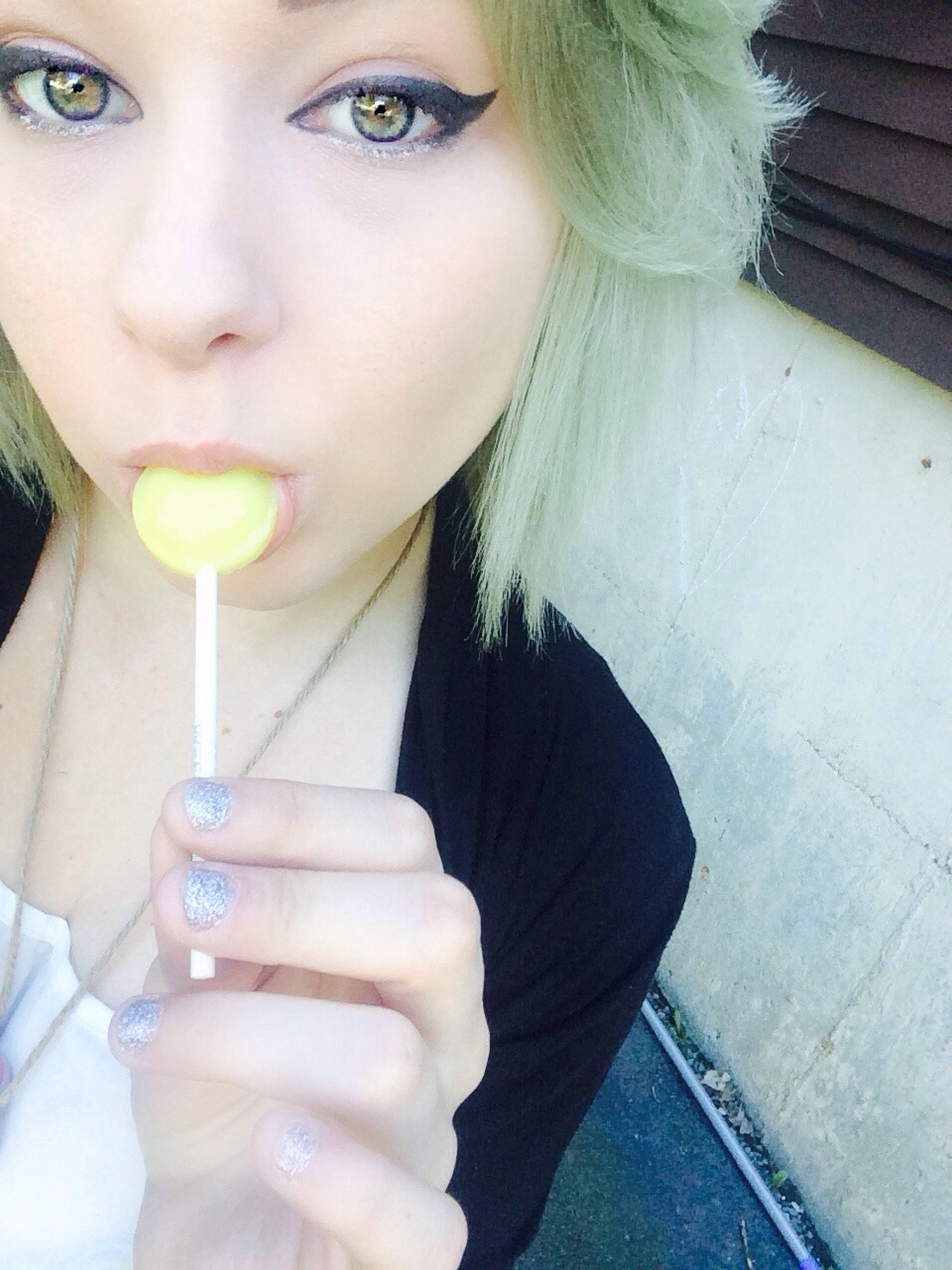 scrumptioushardfuck:  the-stoner-sage:  This weed lolly is so yummy =^.^= ✨  BABEEEE