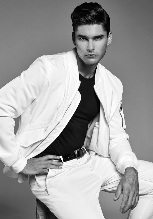 dannyboi2:  Charlie Matthews by Lawrence Cortezdannyboi2dannyboi2-model-behaviorhttp://dannyboi2.tumblr.com/links