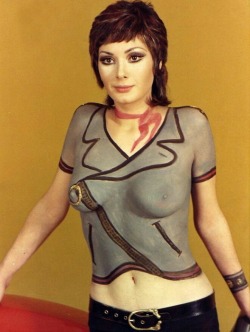 fantascientificamentevintage:  Edwige Fenech (1972) “Perché quelle strane gocce di sangue sul corpo di Jennifer? “  (The Case of the Bloody Iris)