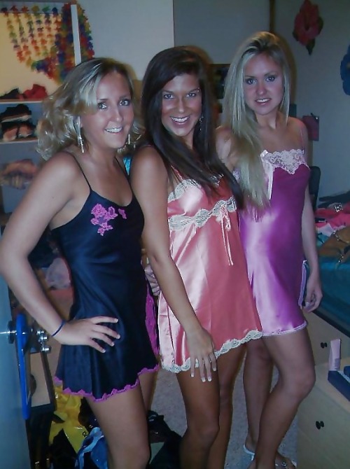 slipologistsotherlingerie: Partytime!!! Yes that is par tay time
