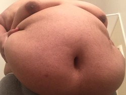 fatbellyboy3:  Deep belly button  SFBB has