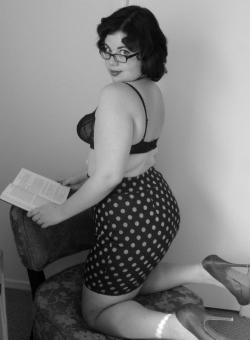 emilieaudrey:  bighandsomeman20:  emilieaudrey:  pinupabbynormal:  emilieaudrey:  kingsofcurves:  killerkurves:  emilieaudrey:   Self Shot (pre modeling) October 2011     Cute!!  Thanks, I was so young here lol, 21 I think.  Emilie in my queue, no need