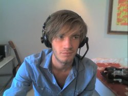 dawnravenstire:  Doesn’t he look so freakin fine in this picture? 