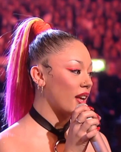 evilrashida:I’ve always been obsessed with what Mutya Buena wore to the Brit awards in 20