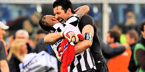 XXX juventusoldlady1897:   ★ ★ ★  CAMPIONI photo