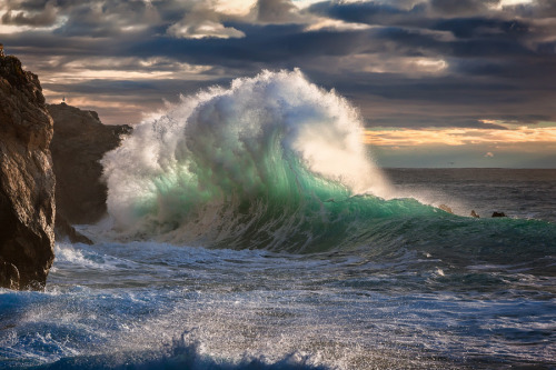 travelbinge:nubbsgalore:photos by giovanni allievi in savona, italy (see also: previous wave posts)S