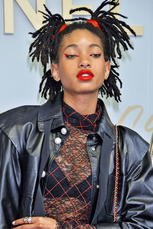 willowlover: Willow Smith attends the CHANEL Metiers D'art Collection Paris Cosmopolite show at the 