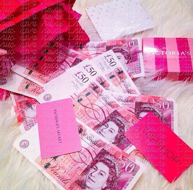 lipstick-and-luxury:   Lipstick and Luxury for Life   